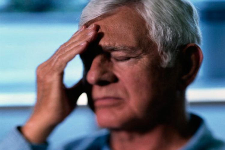 Bajos séricos de vitamina D se asocian a dolor de cabeza frecuente en hombres